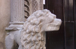 Il presidente di Azione Cattolica di San Bartolomeo Particolare del Portale della chiesa Madre