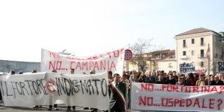 Fortorini in corteo per le strade di Benevento: ‘Giù le mani dal distretto sanitario’ Corteo per le strade di Benevento