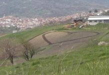 Orginale dichiarazione d’amore: un cuore tracciato con l’aratro