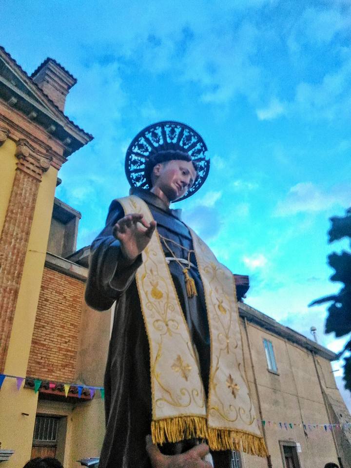 Statua di Sant'Antonio in processione il 13 giugno