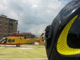 Cade dal tetto, imprenditore soccorso da elicottero 118