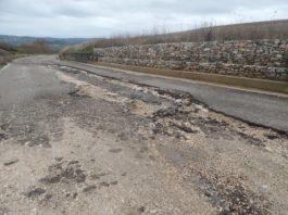 Se questa è una strada. Viaggio fotografico nel disastro della viabilità fortorina