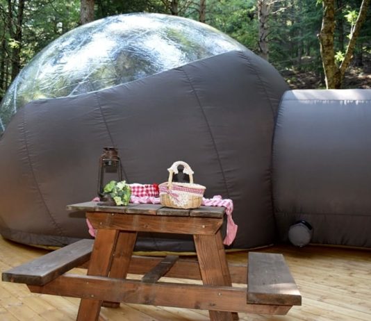 Biccari, turisti da tutt’Italia per la bubble room sul lago.