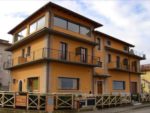 Una vacanza nel Fortore? Perché no, ma manca l’albergo. (Mancava, le cose a volte migliorano anche nel nostro borgo) Una vacanza nel Fortore? Perché no, ma manca l’albergo. (Mancava, le cose a volte migliorano anche nel nostro borgo)