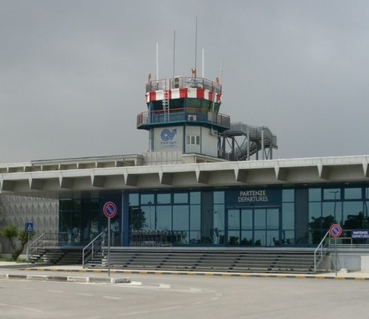 Piena operatività di volo in estate”: L’abito nuovo del Gino Lisa che farà decollare a Capitanata: “Imbarchiamoci ora”