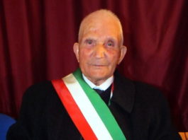 L’elettore più anziano d’Italia è Giovanni La Penna ha 110 anni e 327 giorni. E’ l’uomo più longevo d’Italia. Vive a Roseto Valfortore in provincia di Foggia