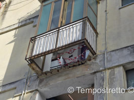 Tragedia sfiorata a San Bartolomeo in Galdo, donna precipita dal balcone di casa: corsa in ospedale