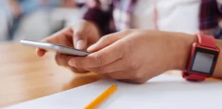 “Pagami o metterò sui social le tue foto hard”: denunciata giovane lombarda