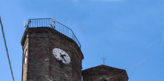 Pericolante la torretta. L’orologio non suona più