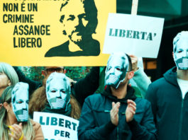 Foggia conferisce la cittadinanza onoraria a Julian Assange