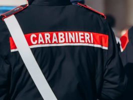 Lascia telefonino nel furgone e glielo rubano: due persone denunciate per furto e ricettazione