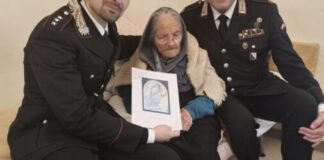 115 anni, i Carabinieri festeggiano nonna Laurina